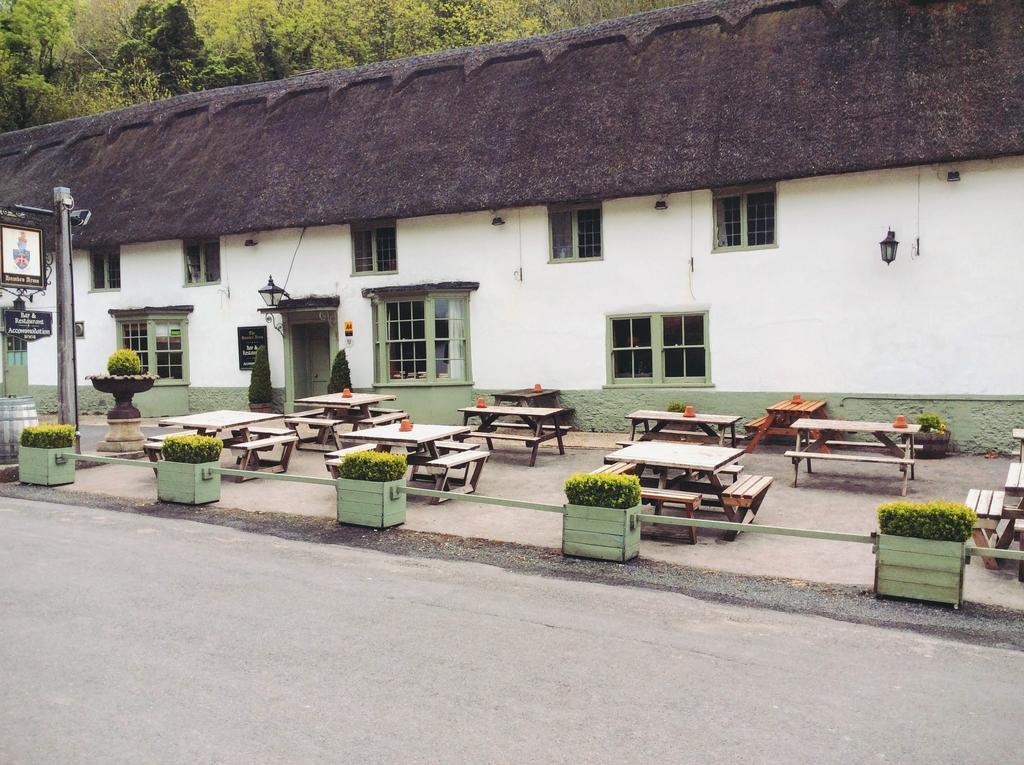 Готель Hambro Arms Milton Abbas Екстер'єр фото